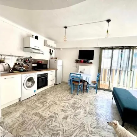 Palm Apartment *